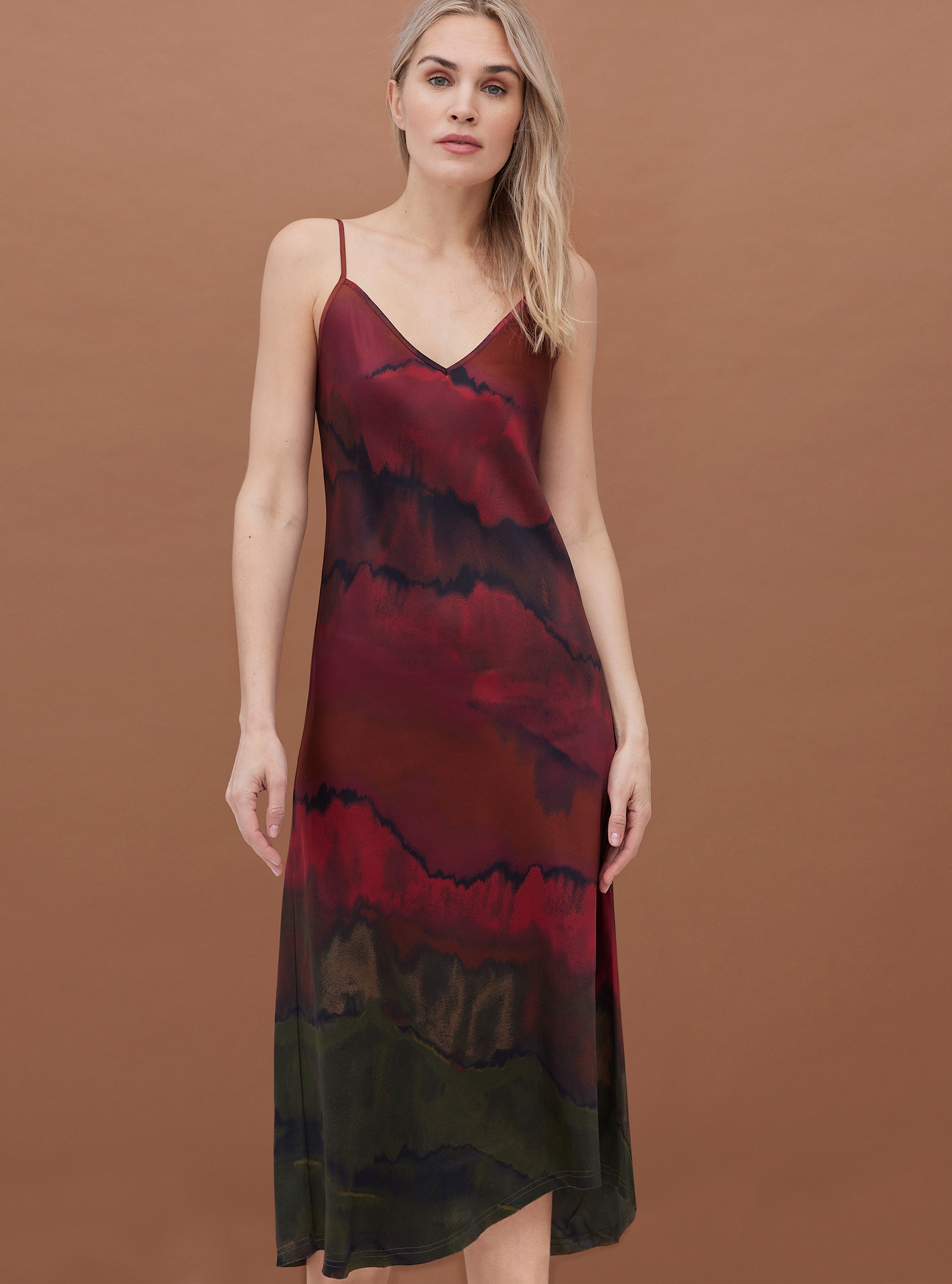 Iconic Go Slip Dress Print Winter Gradient / Medium Iconic Go Slip Dress Print Winter Gradient / Medium