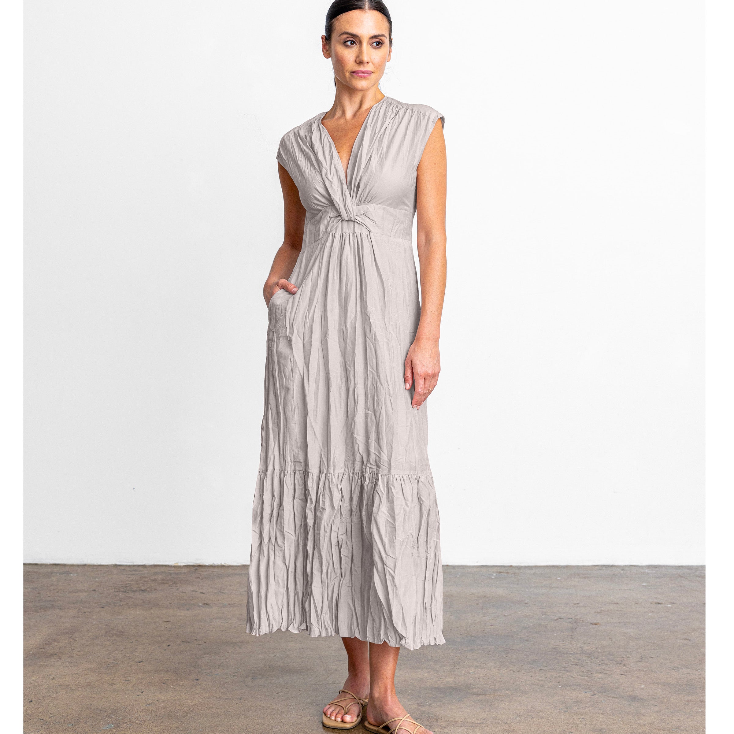 go crinkle cut twist dress Sand / 4