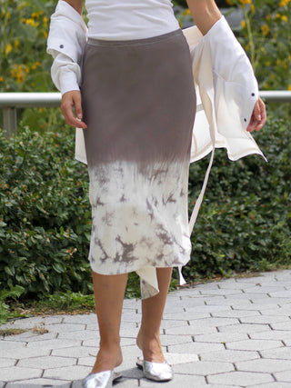 go shirttail it out of here skirt print