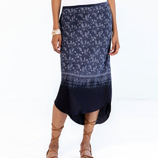 go luxe shirttail it out of here skirt print