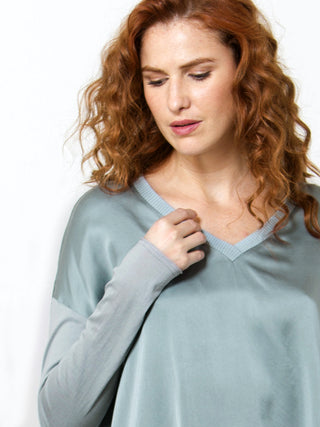 Sale Colors | ICONIC go tee vee top